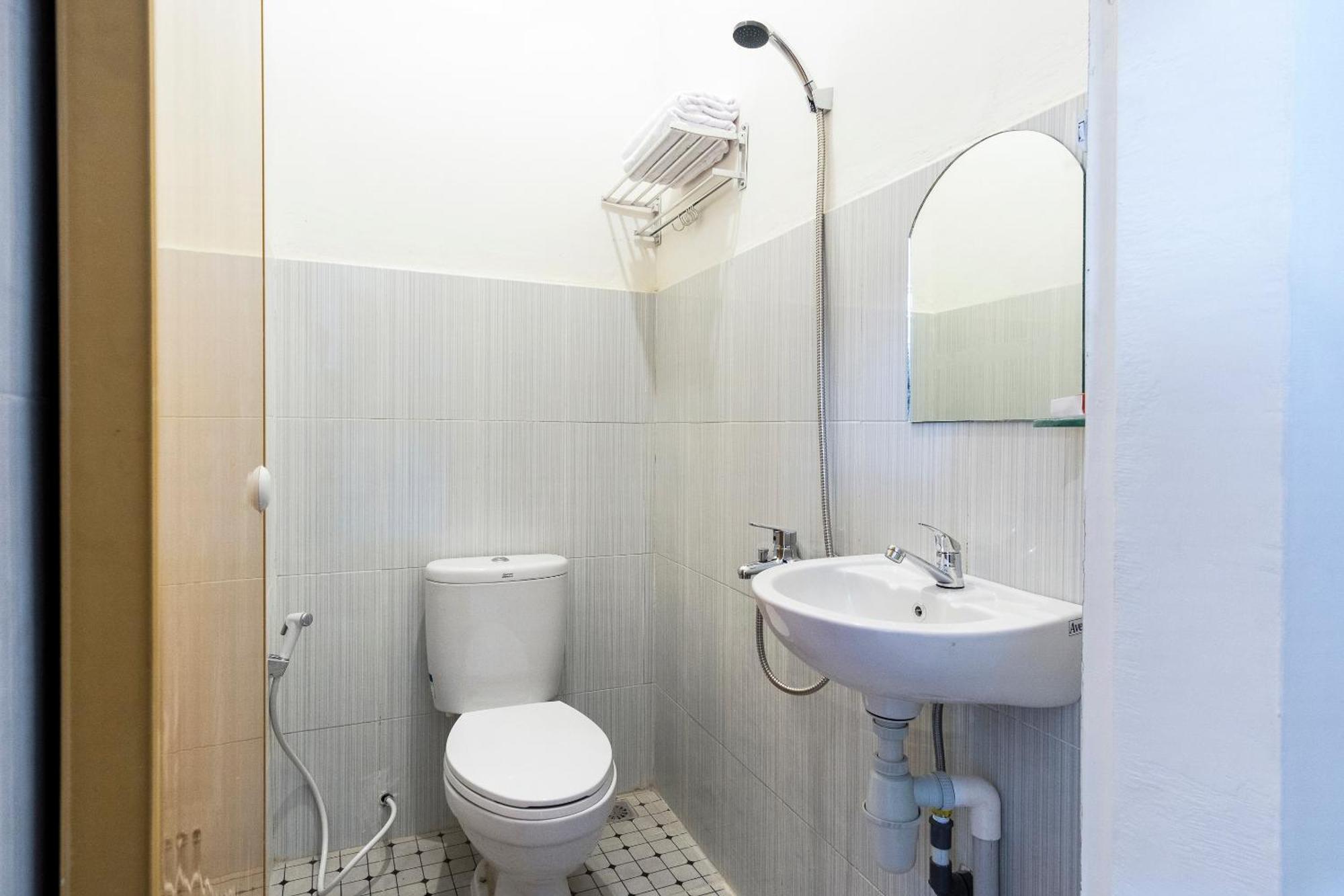 Super Oyo Capital O 873 Kamani Homestay Syariah Medan Exterior foto