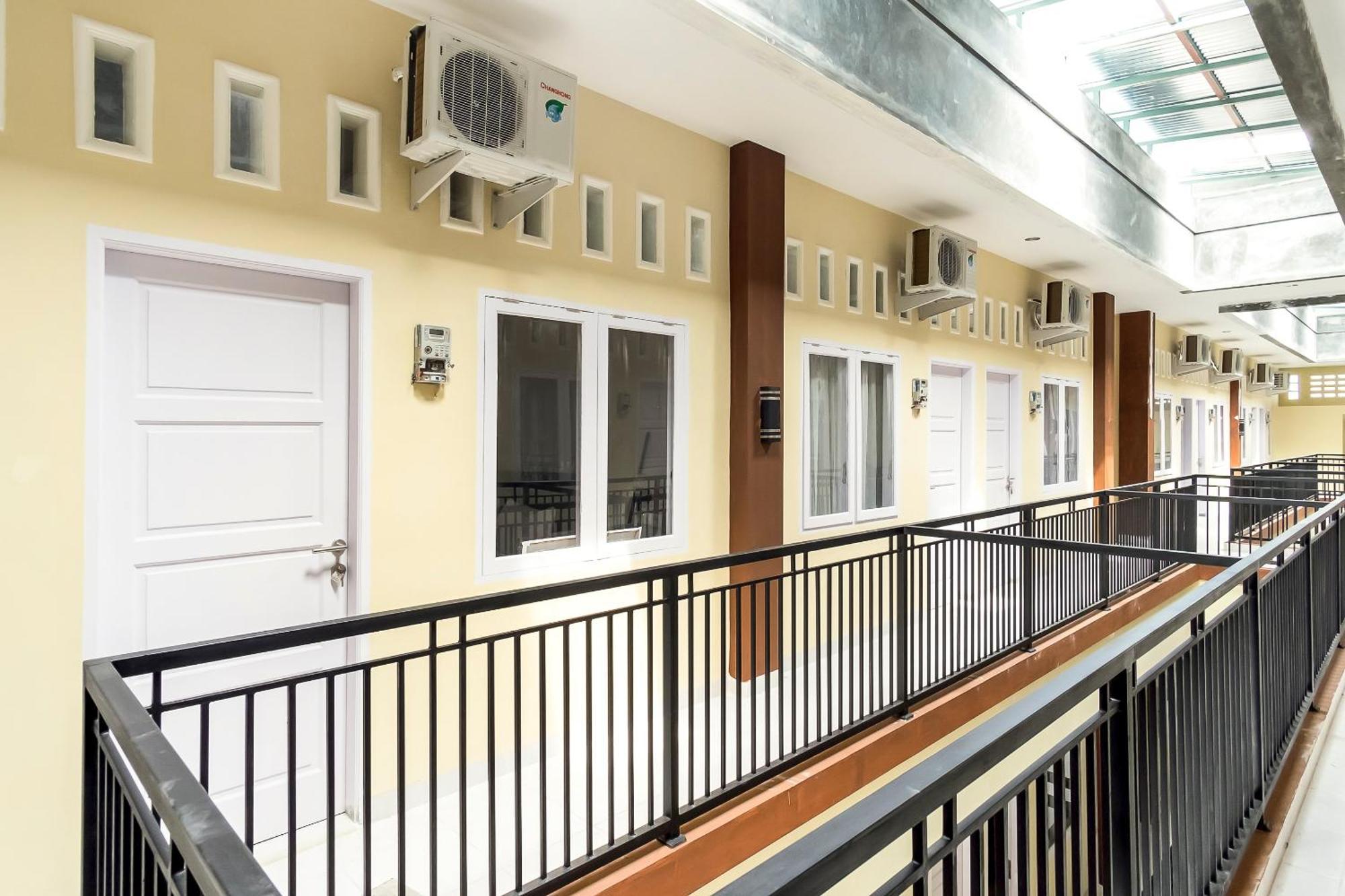 Super Oyo Capital O 873 Kamani Homestay Syariah Medan Exterior foto